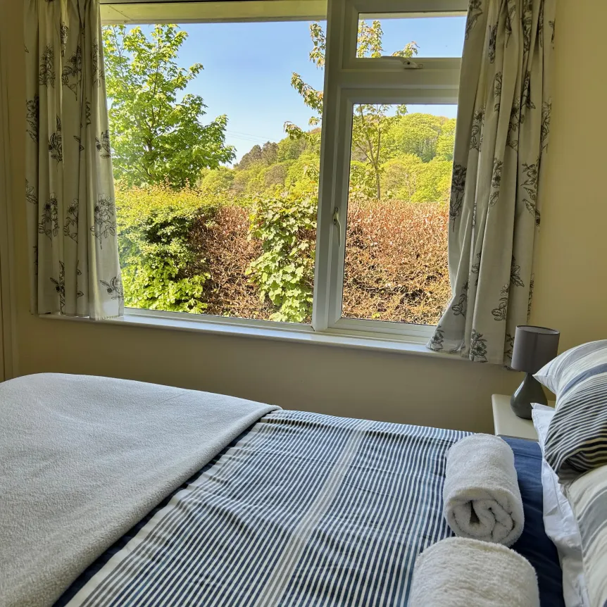 Double bedroom with countryside views 