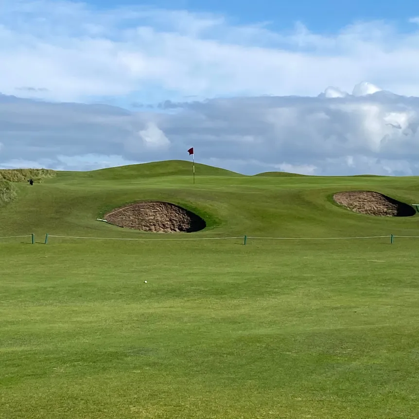 Saunton Sands green and bunkers 